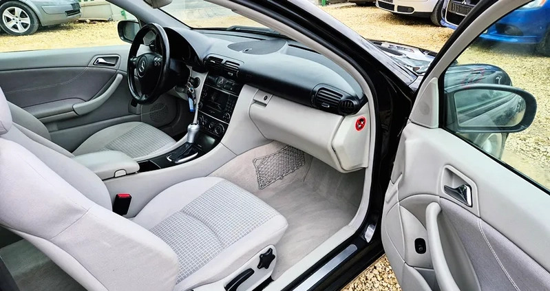 Mercedes-Benz Klasa C cena 14900 przebieg: 236000, rok produkcji 2004 z Nowogród małe 596